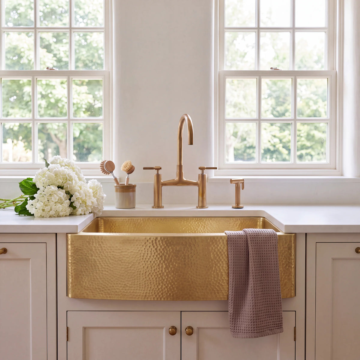 Arco Curved Apron Brass Farm Sink