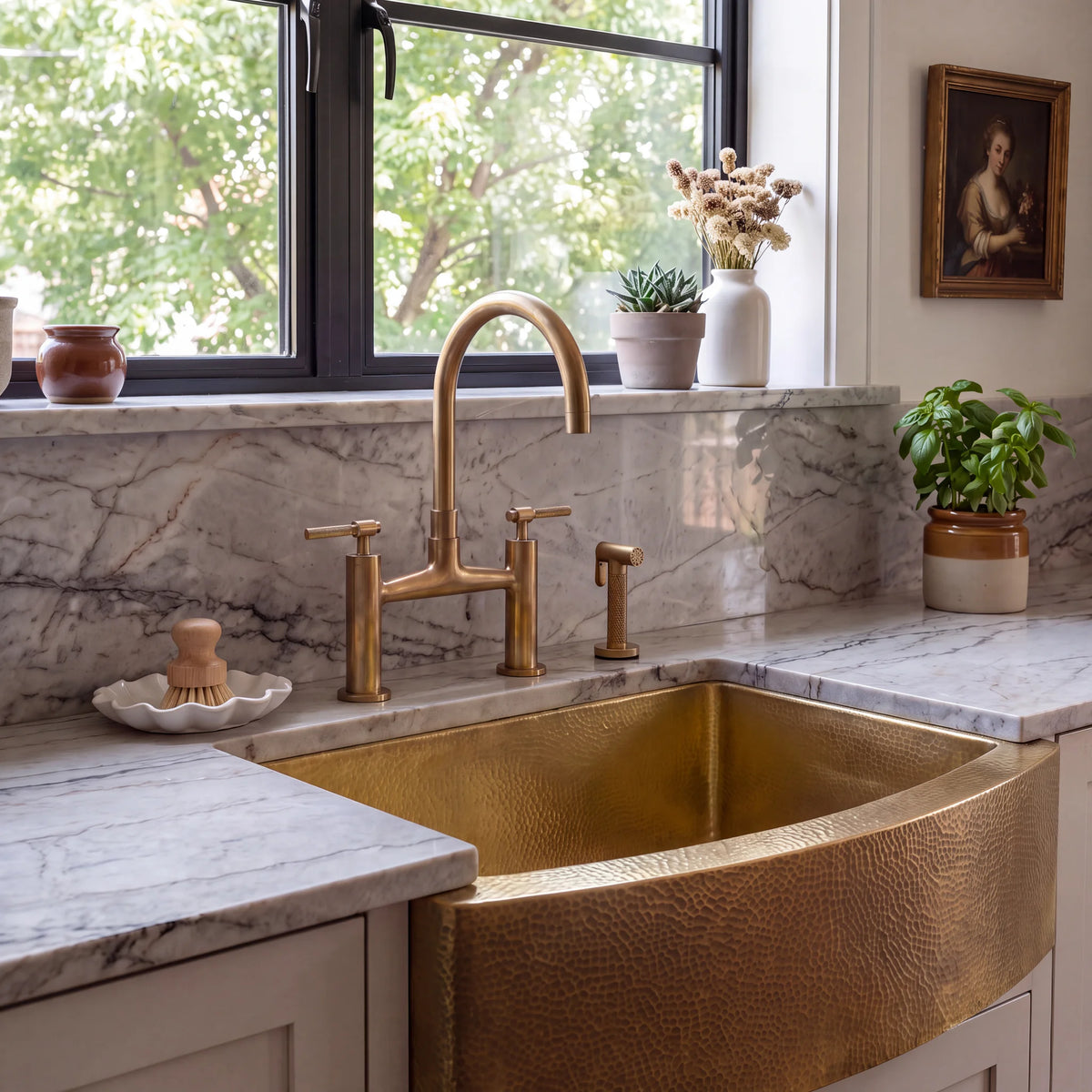 Arco Curved Apron Brass Farm Sink