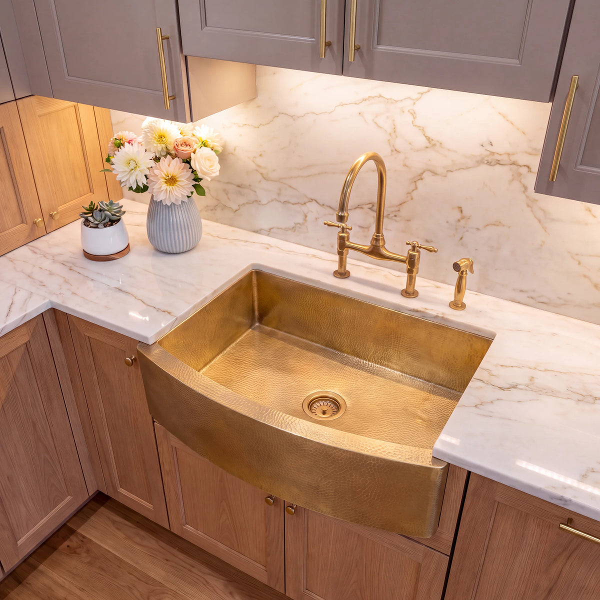 Arco Curved Apron Brass Farm Sink