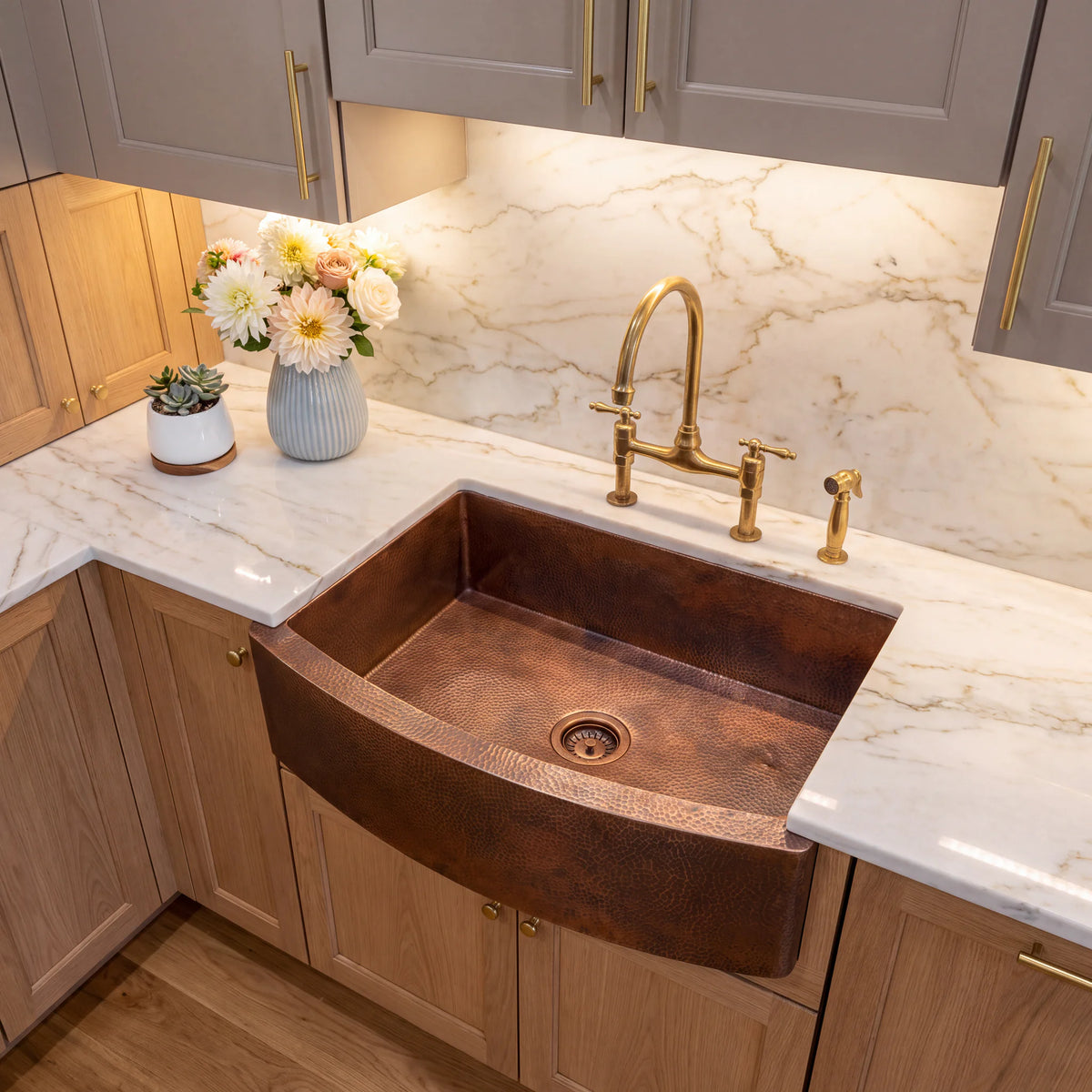 Arco Curved Apron Copper Farm Sink
