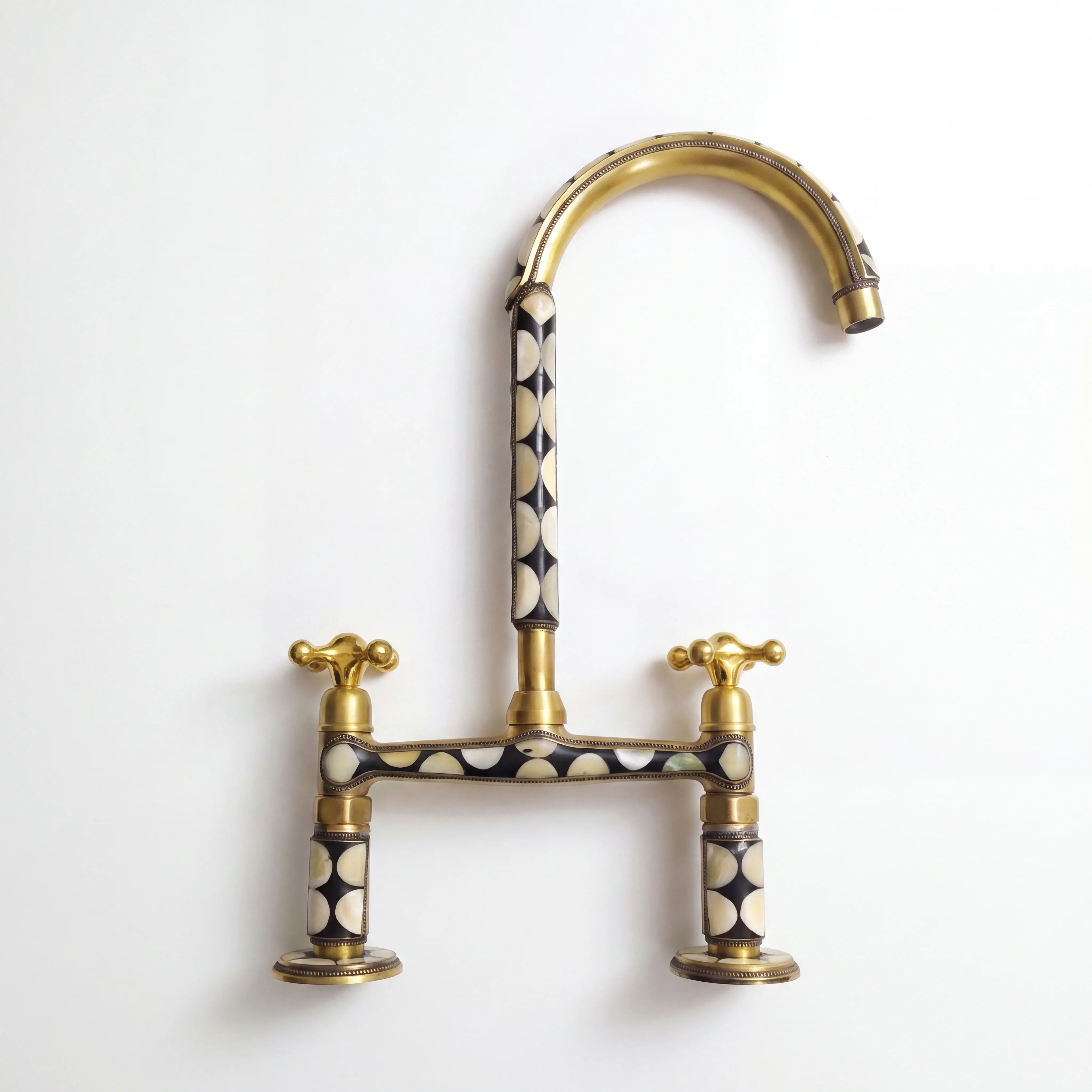 Kamo Bridge Kitchen Faucet
