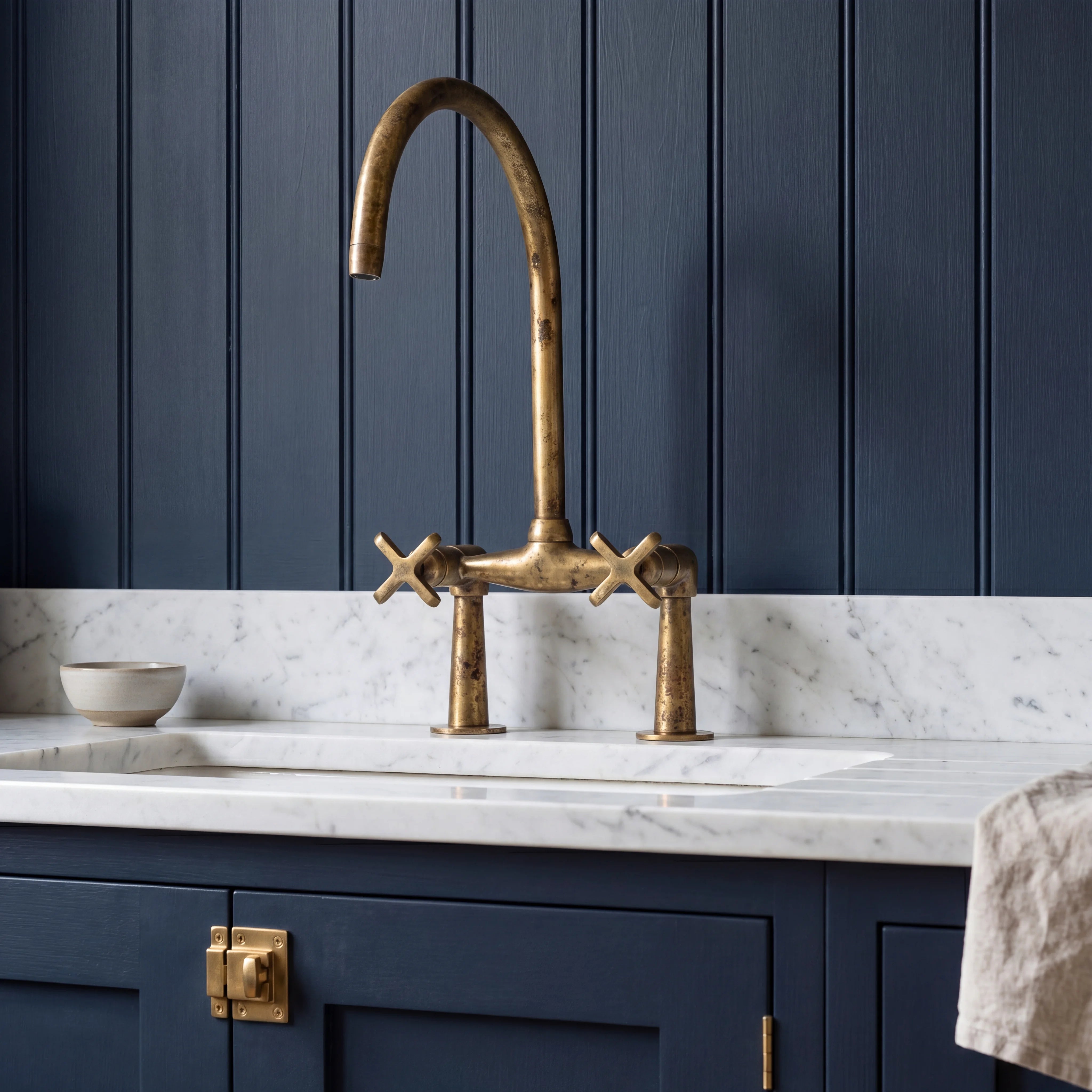 Aura Kitchen Faucet