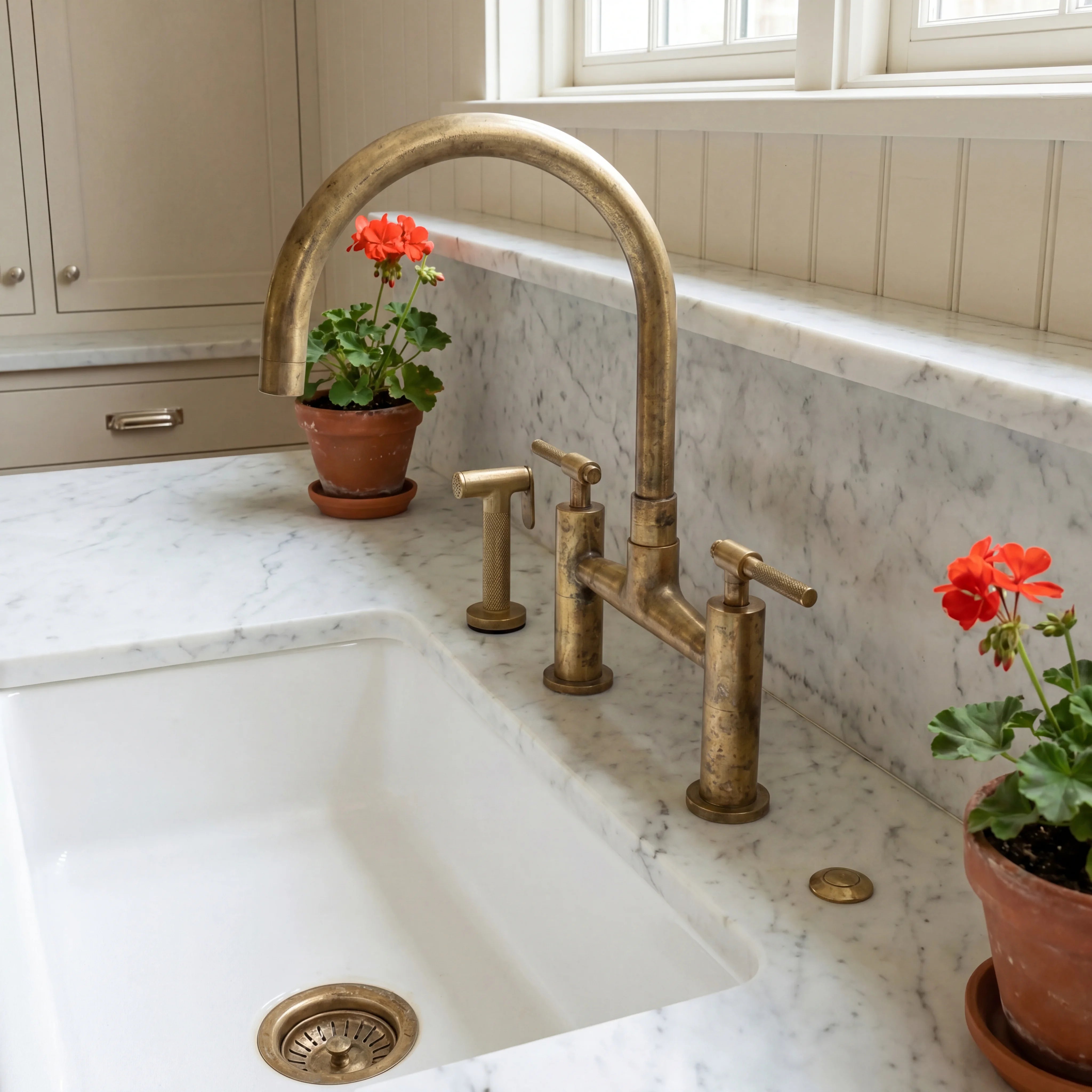 Leva Brass Bridge Faucet