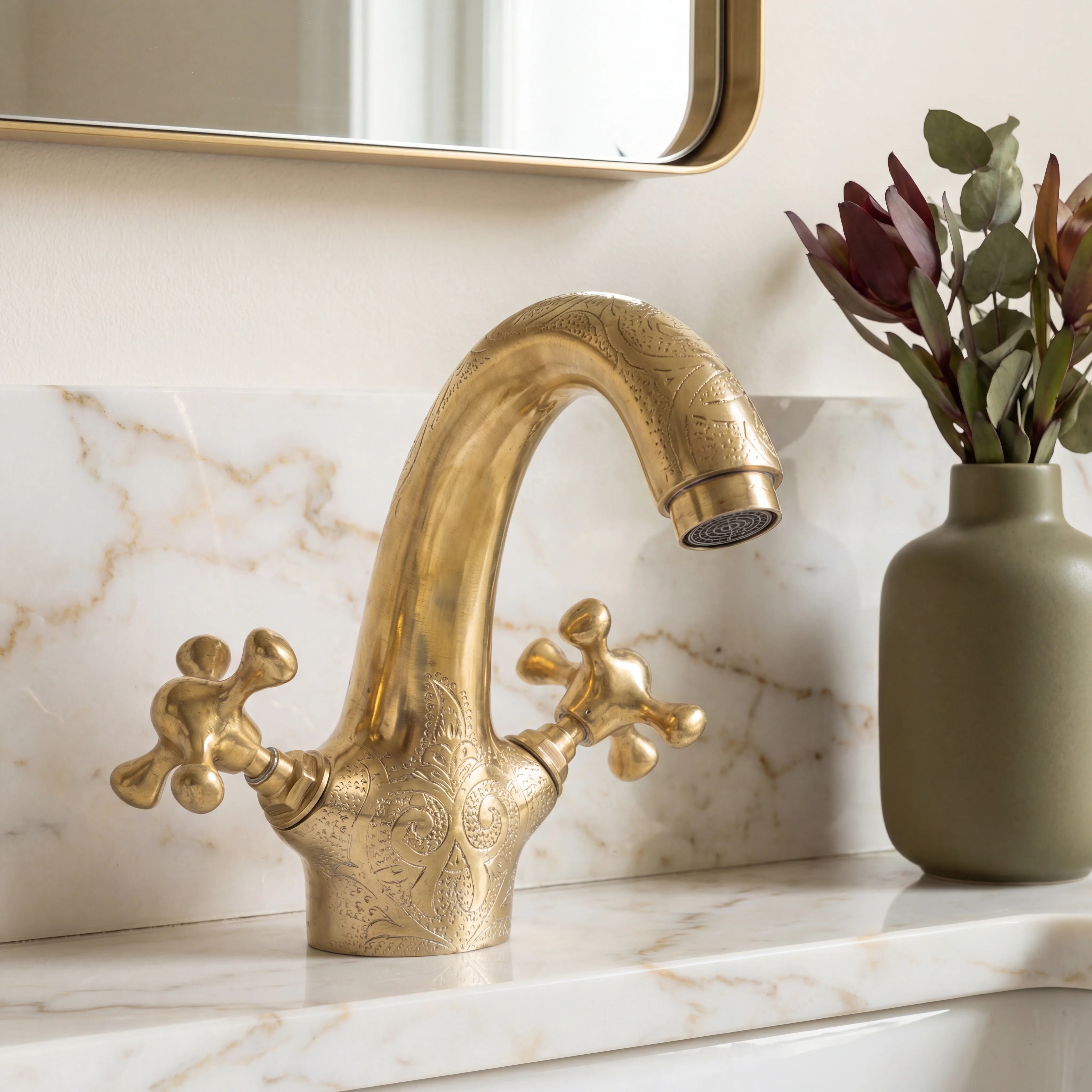 Brass Engraved Single Hole Bathroom Faucet