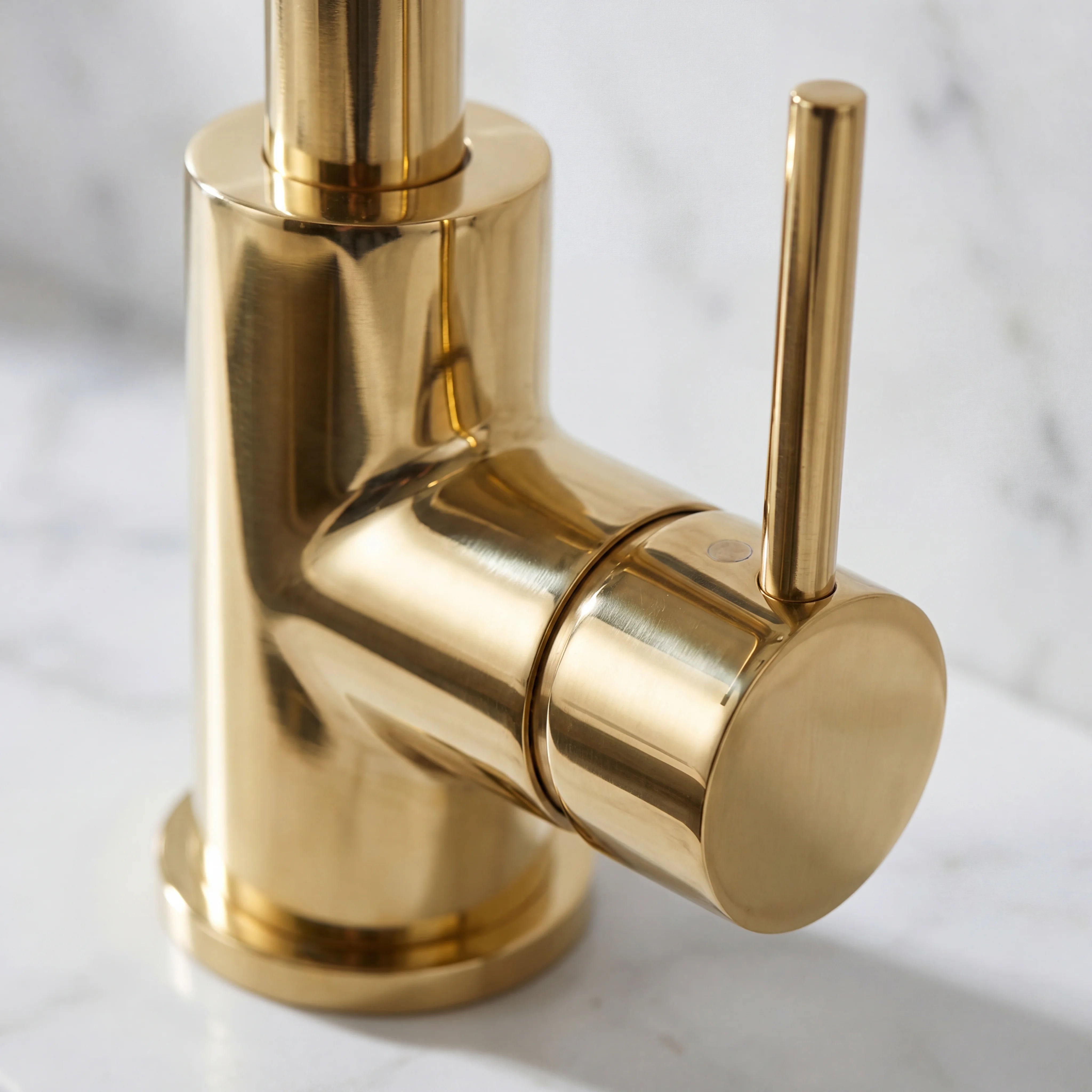 Luno Kitchen Faucet