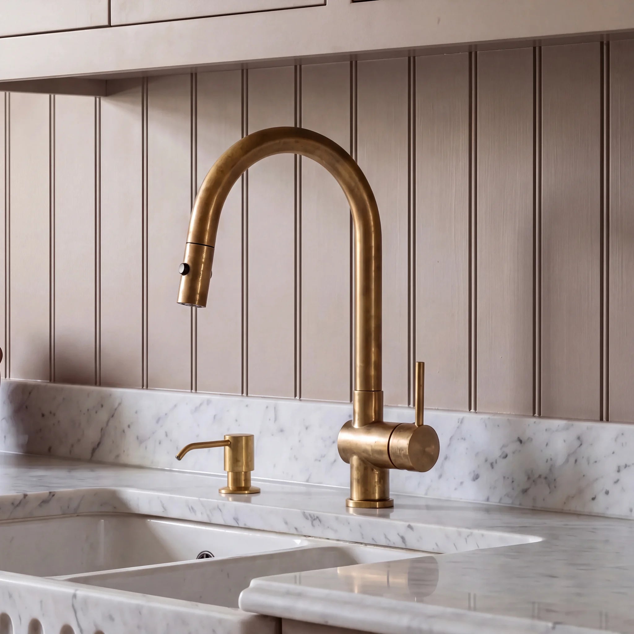 Talo Pull-Down Brass Kitchen Faucet